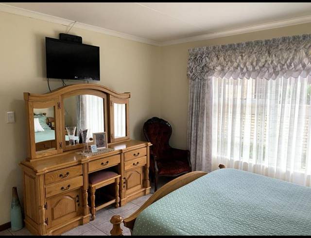 2 BEDROOM TOWNHOUSE FOR SALE IN BEYERS PARK